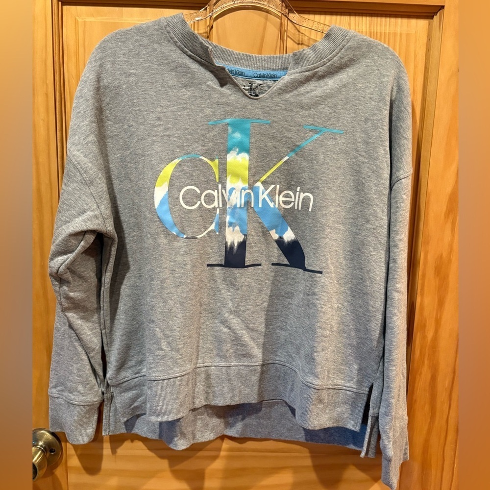 Calvin Klein Gray Sweatshirt with Vibrant Logo women’s M